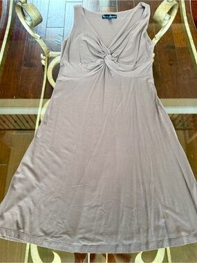 mercer & madison taupe knot-front midi dress